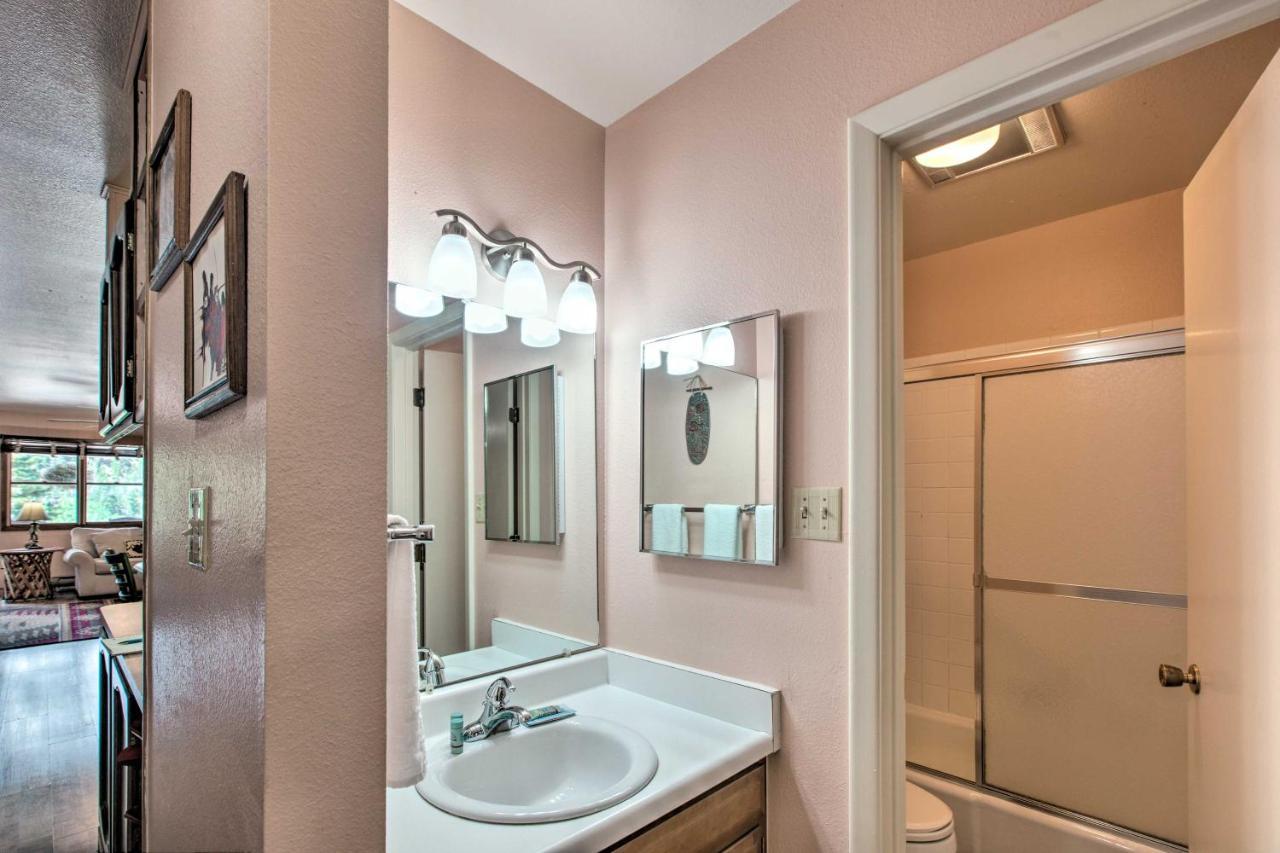 Red River Ski Condo On Main St - Mtn View! Εξωτερικό φωτογραφία