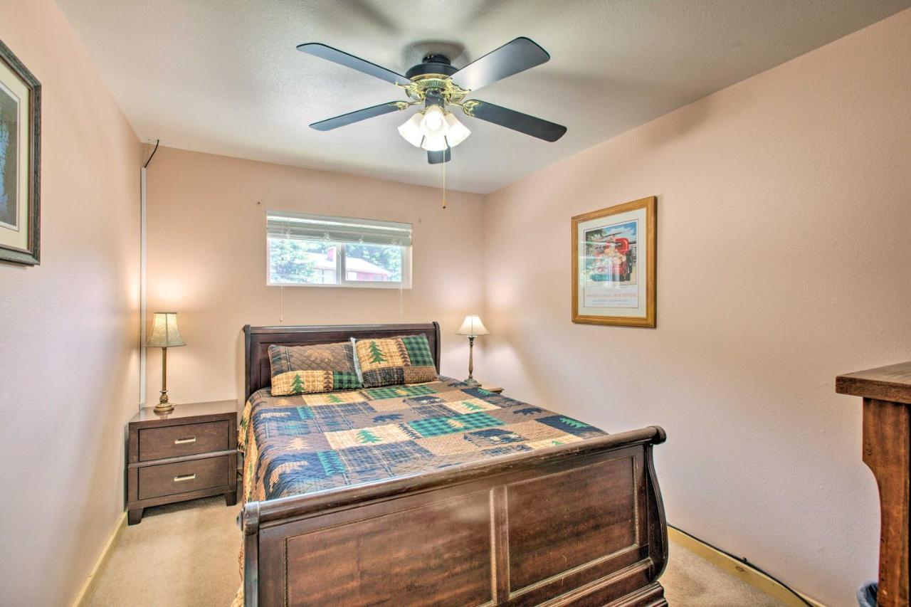 Red River Ski Condo On Main St - Mtn View! Εξωτερικό φωτογραφία
