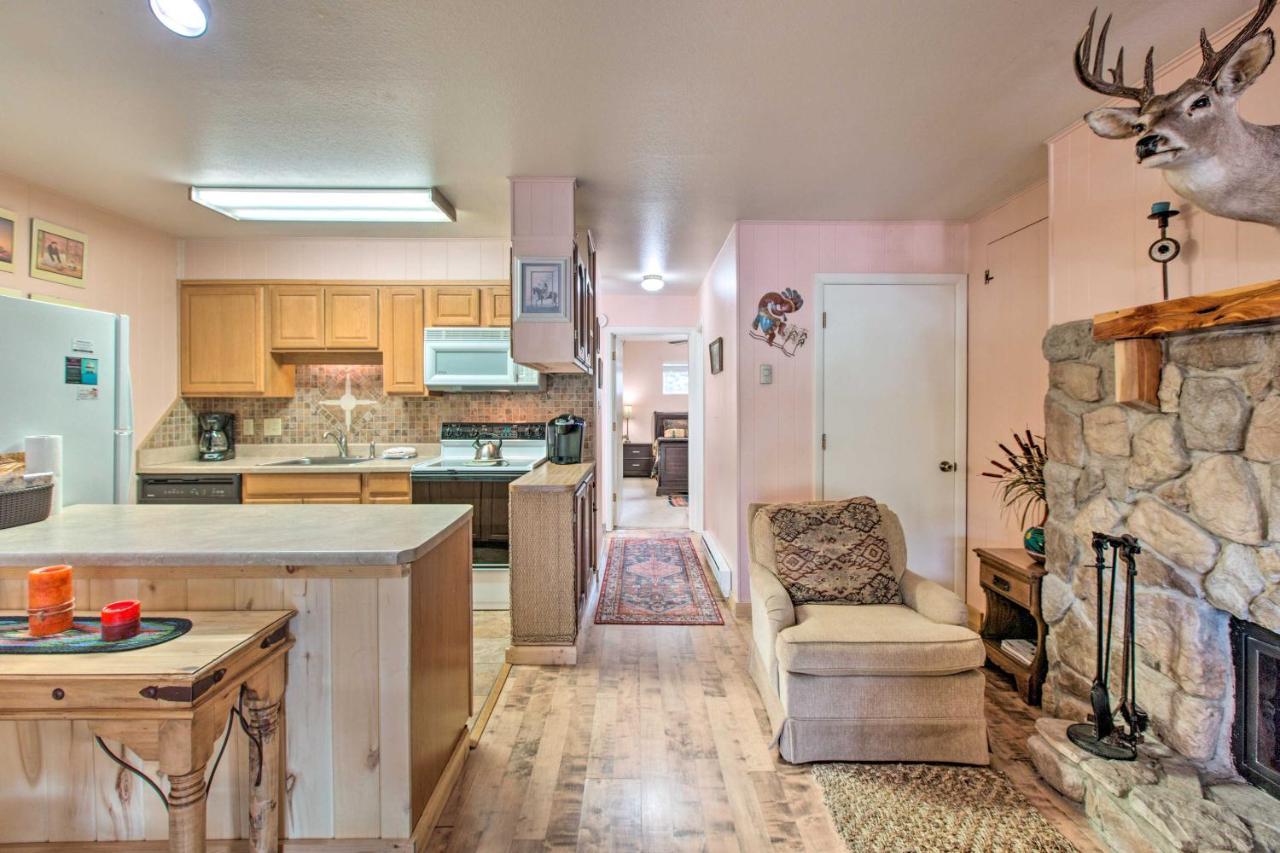 Red River Ski Condo On Main St - Mtn View! Εξωτερικό φωτογραφία